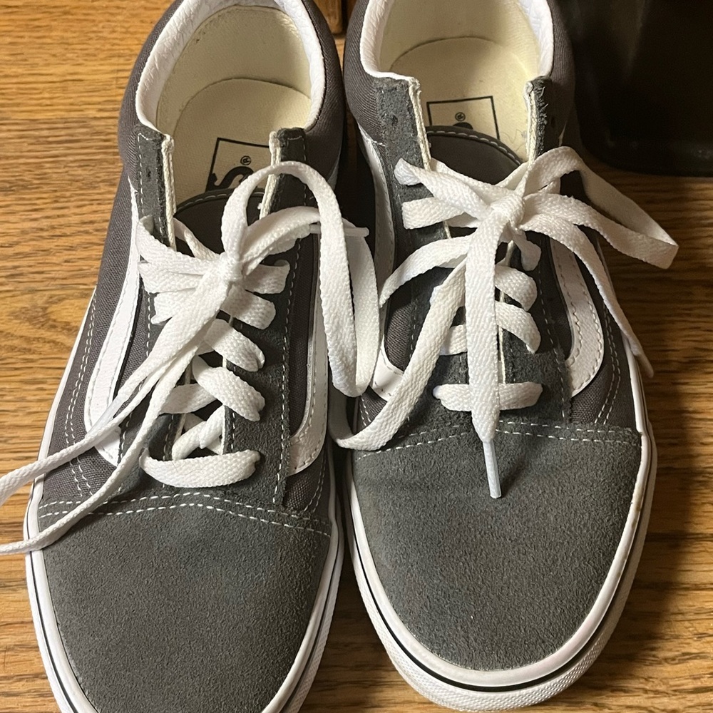 Vans Low Old Skool in Dark Grey